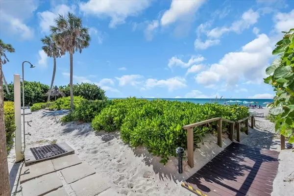 Longboat Key, FL 34228,5841 GULF OF MEXICO DR #244