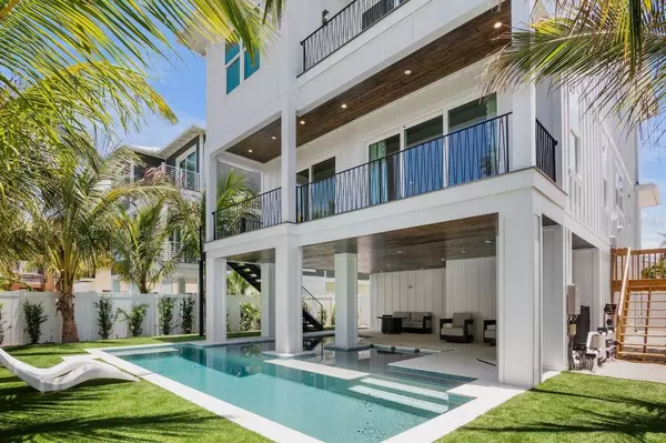 Bradenton Beach, FL 34217,2412 AVENUE C