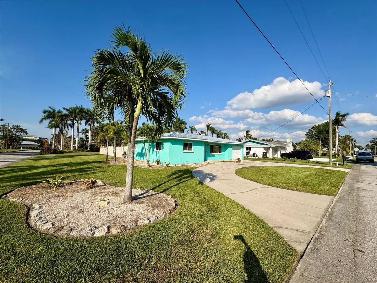 Palmetto, FL 34221,4342 POMPANO LN