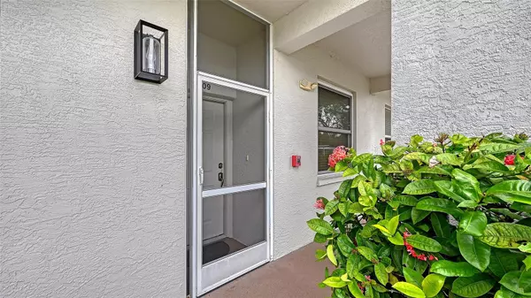 Sarasota, FL 34238,8750 OLDE HICKORY AVE #9109