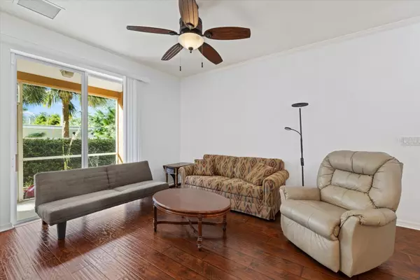 Sarasota, FL 34233,8031 LIMESTONE LN #16-106