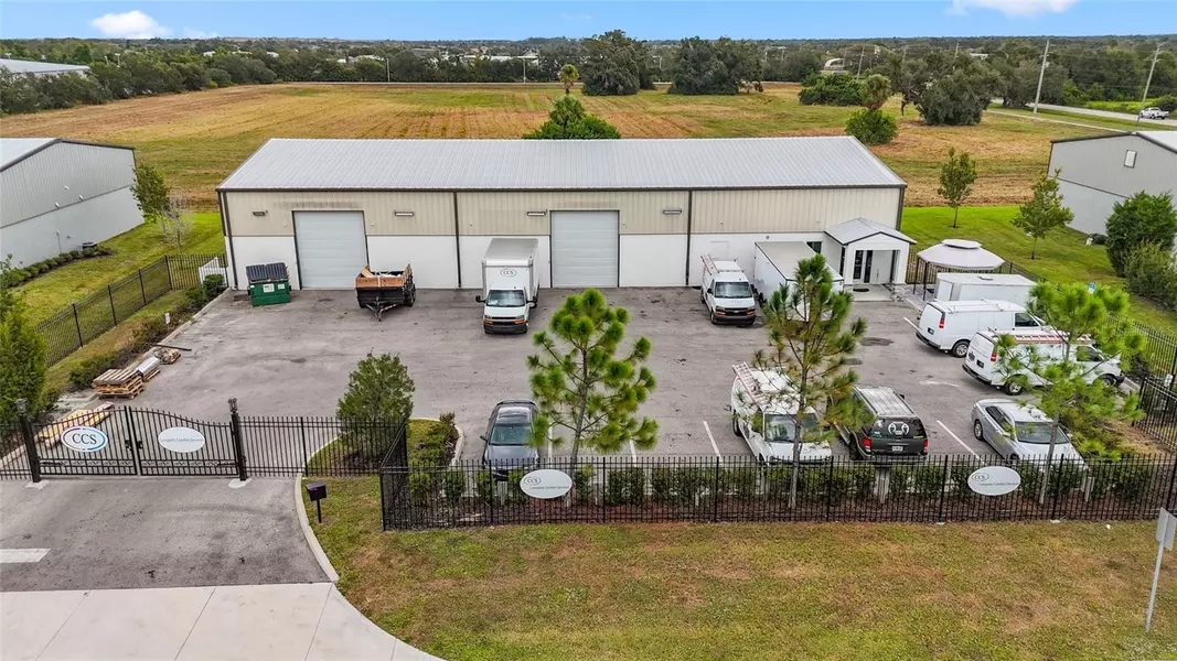 6860 28TH STREET CIR E, Sarasota, FL 34243