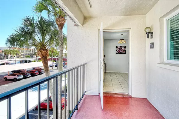 Venice, FL 34285,260 SANTA MARIA ST #305