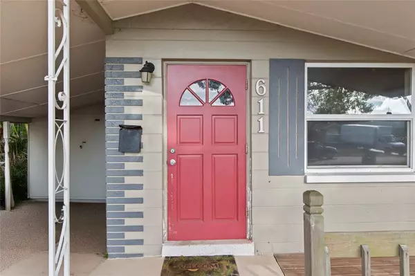 St Petersburg, FL 33703,611 PALM AVE N