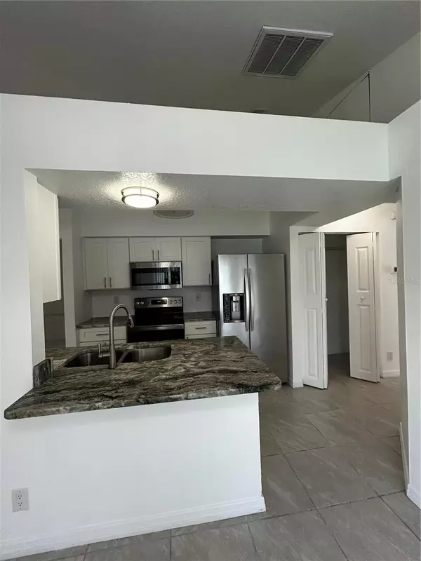 Sarasota, FL 34231,1940 DEBBIE ST