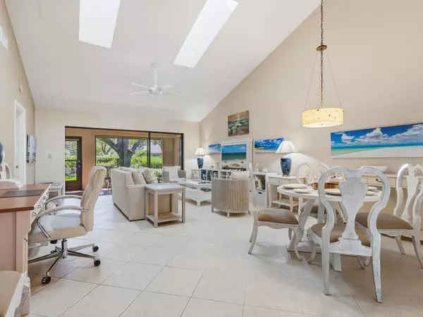 Sarasota, FL 34235,4542 KINGSMERE #46