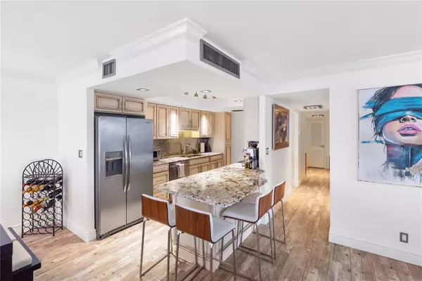 Sarasota, FL 34236,1750 BENJAMIN FRANKLIN DR #6G