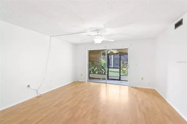 Sarasota, FL 34237,2736 HIDDEN LAKE BLVD #B