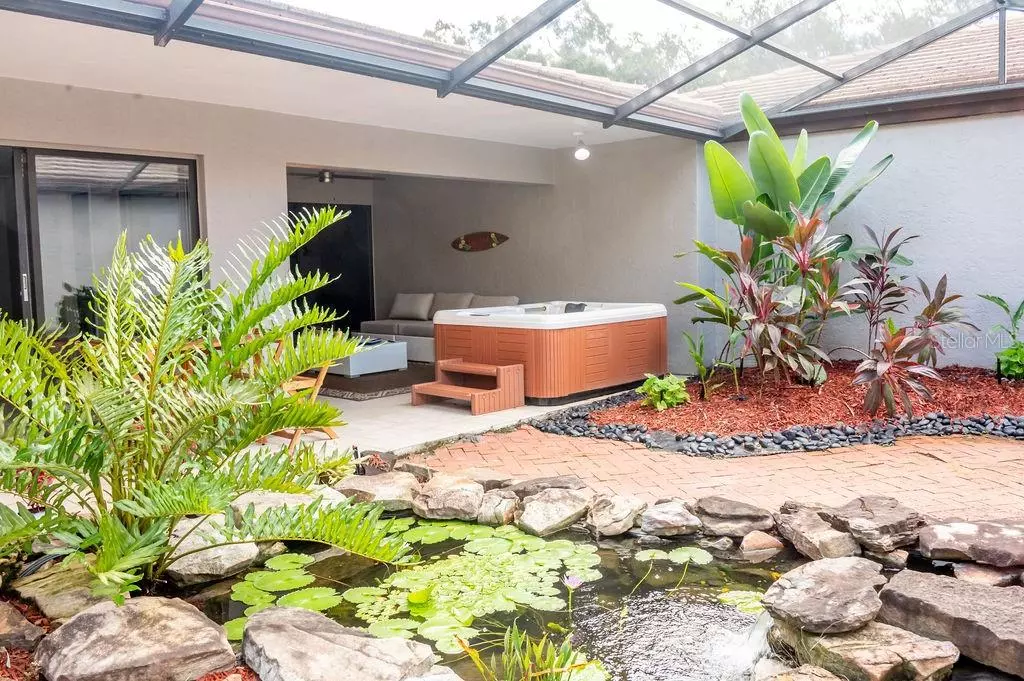 Sarasota, FL 34232,3724 GLEN OAKS MANOR DR