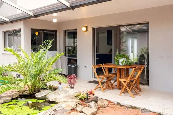 Sarasota, FL 34232,3724 GLEN OAKS MANOR DR