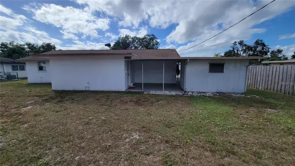 Sarasota, FL 34237,432 CROSBY CT