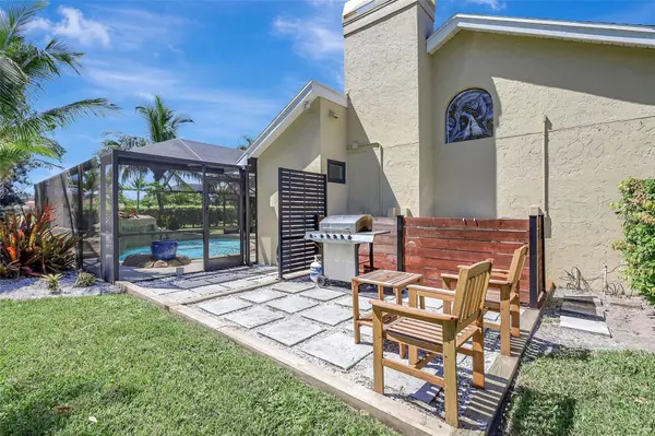 Sarasota, FL 34233,4939 FALLCREST CIR