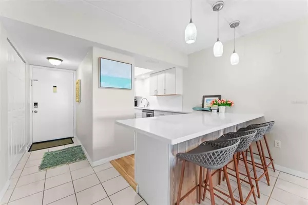 Longboat Key, FL 34228,3806 GULF OF MEXICO DR #C102