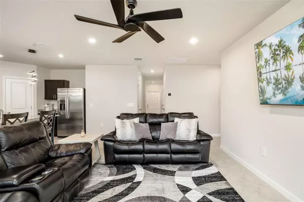 Bradenton, FL 34212,619 172ND CT E