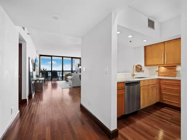 Longboat Key, FL 34228,1930 HARBOURSIDE DR #136