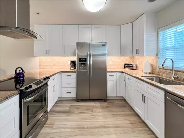 Bradenton, FL 34210,9811 HERNANDO CT