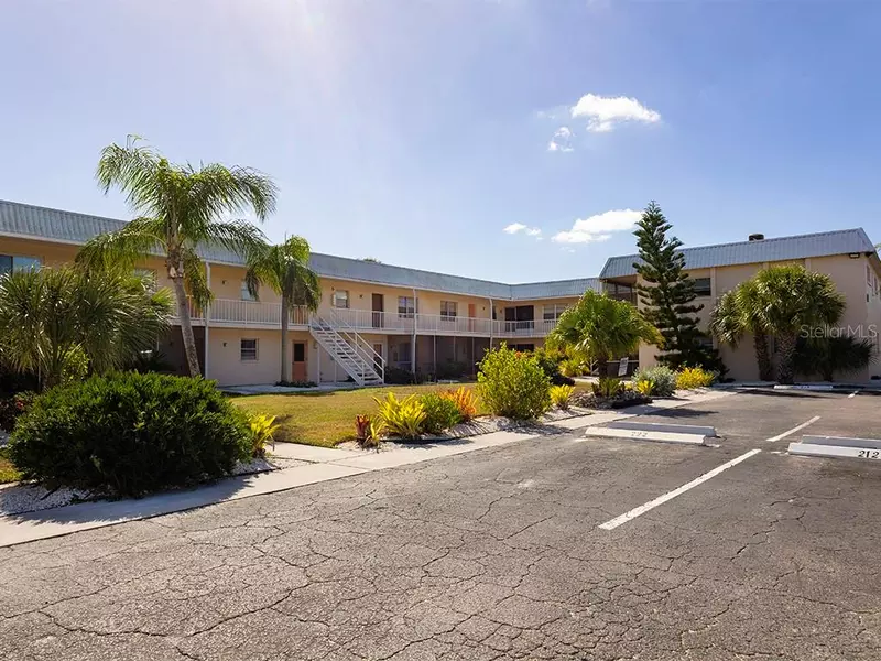 400 BASE AVE E #229, Venice, FL 34285