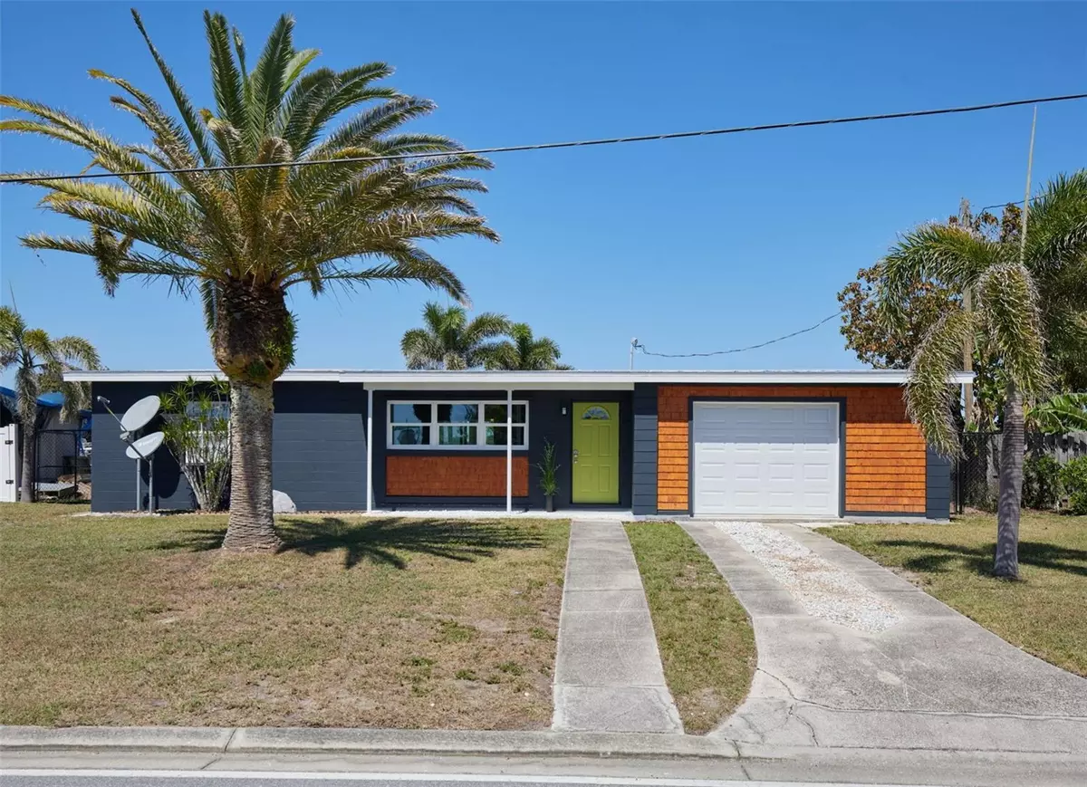 Port Charlotte, FL 33952,125 PALMETTO CIR NE