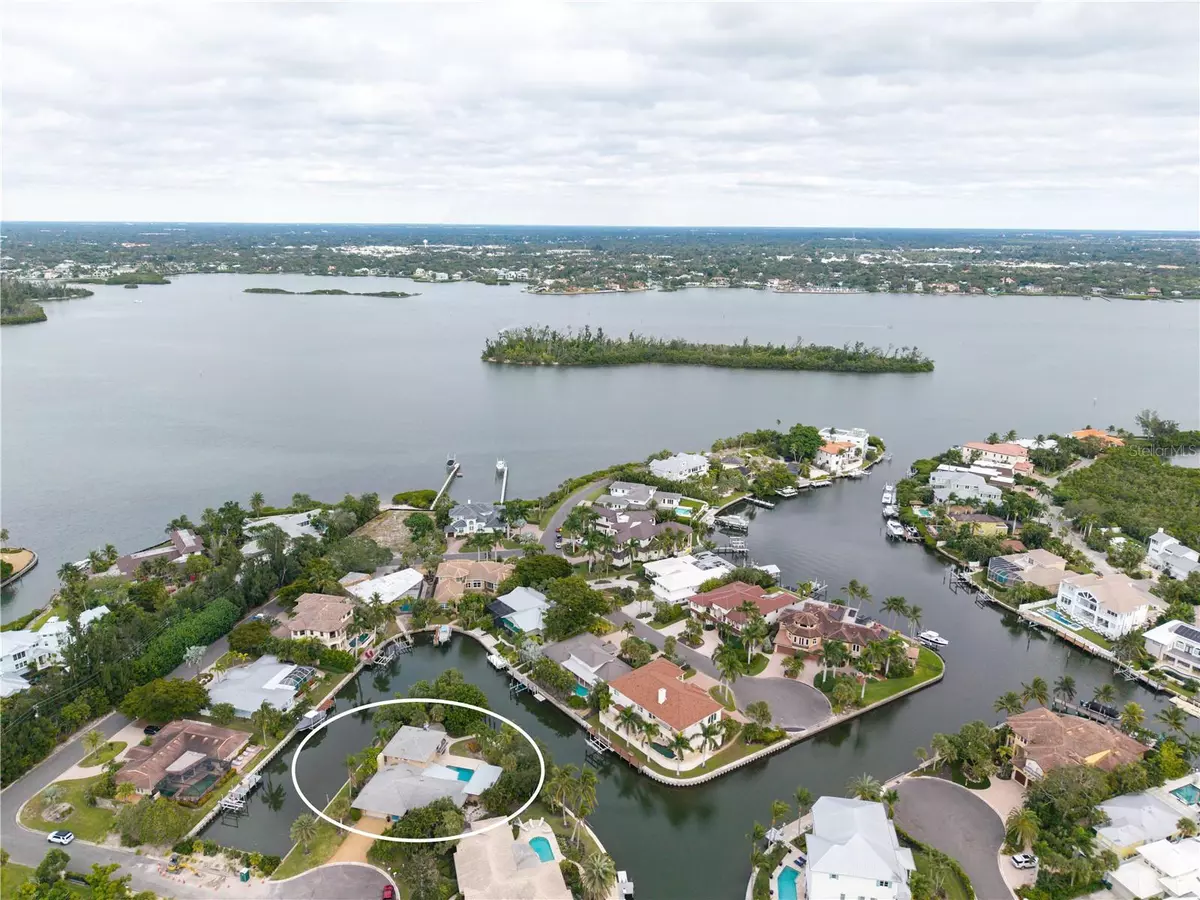 Sarasota, FL 34242,940 SIESTA KEY PL