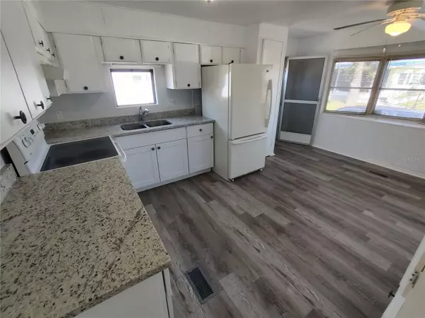 Palmetto, FL 34221,900 9th Ave E E HAMILTON ST #142