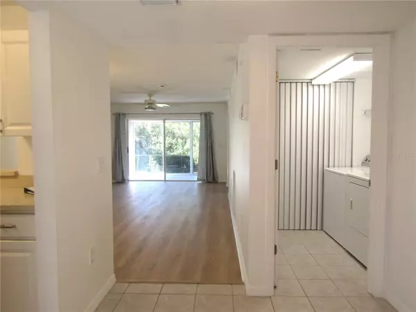 Sarasota, FL 34235,5684 SHEFFIELD GREENE CIR #79