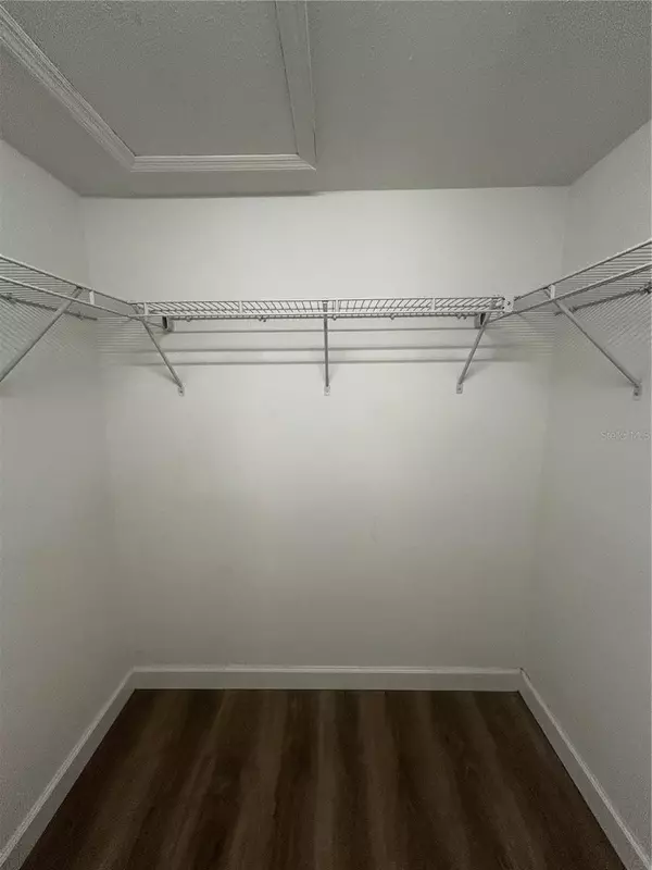 Sarasota, FL 34233,4089 LAKE FOREST DR