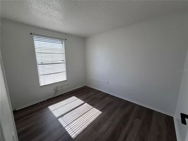 Bradenton, FL 34209,4211 79TH ST W