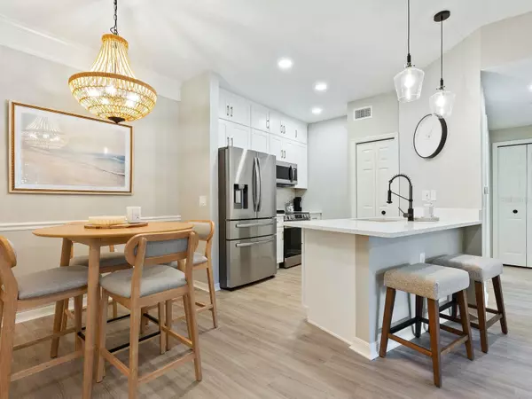 Sarasota, FL 34238,5168 NORTHRIDGE RD #102