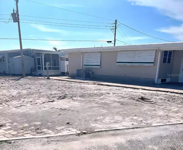 Bradenton, FL 34207,2208 IOWA AVE