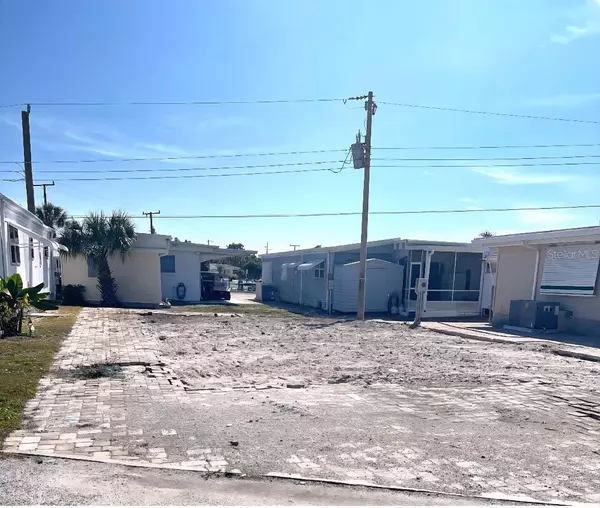 Bradenton, FL 34207,2208 IOWA AVE