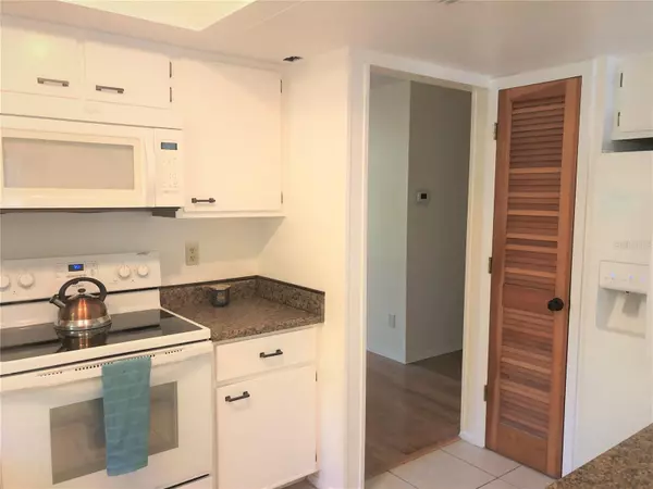 Sarasota, FL 34239,2387 DATURA ST