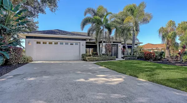 8068 ESTATES DR, Sarasota, FL 34243