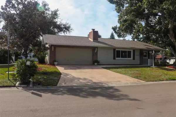 Sarasota, FL 34243,5004 BRANDEIS CIR N