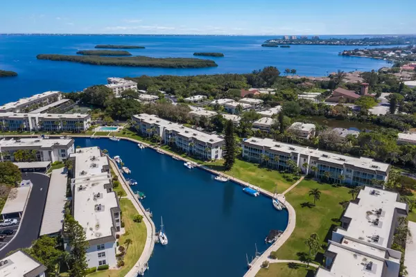 Longboat Key, FL 34228,4380 EXETER DR #H202
