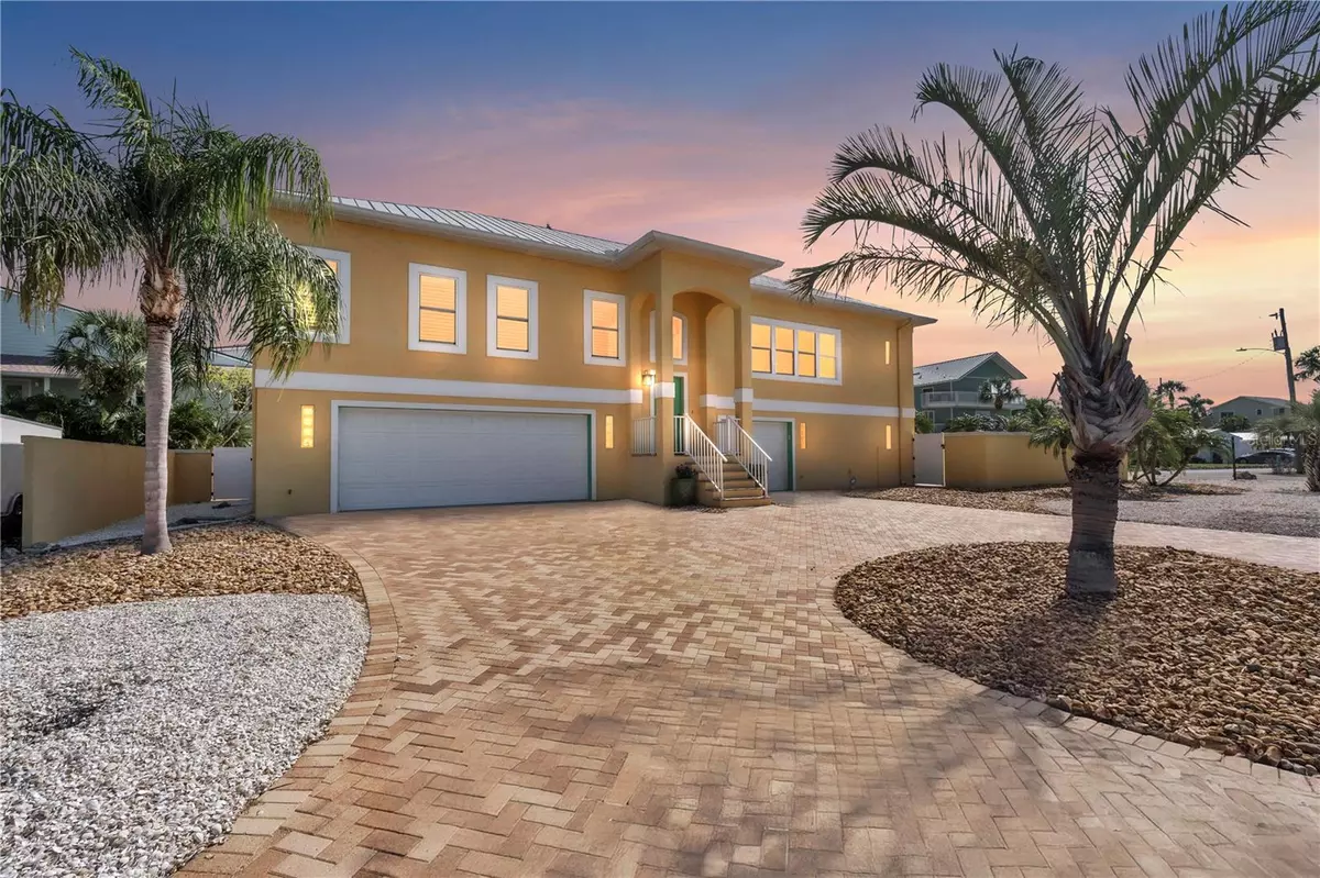 Holmes Beach, FL 34217,301 73RD ST