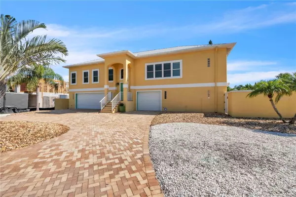 Holmes Beach, FL 34217,301 73RD ST