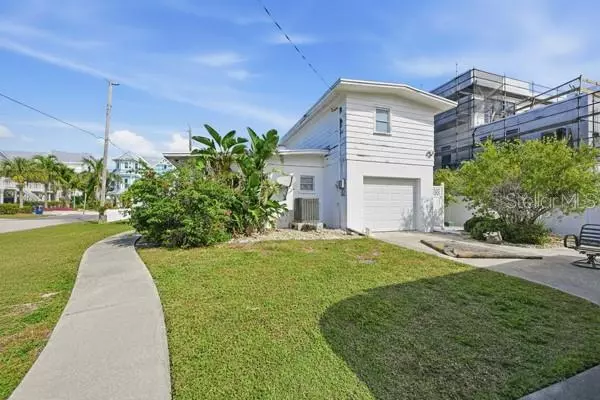 Anna Maria, FL 34216,527 BAYVIEW PL