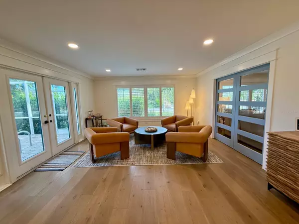 Sarasota, FL 34231,1833 PANDORA DR