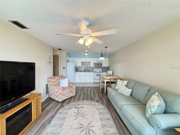 Holiday, FL 34691,4316 TAHITIAN GARDENS CIR #B