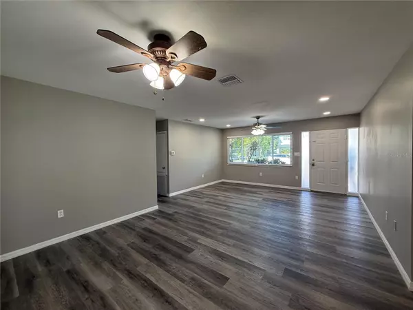 Sarasota, FL 34237,2656 BAY ST