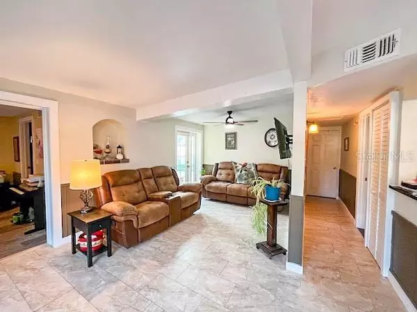 Sarasota, FL 34232,3524 PAPAI DR