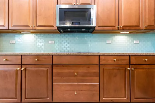 Bradenton, FL 34212,750 116TH CT NE