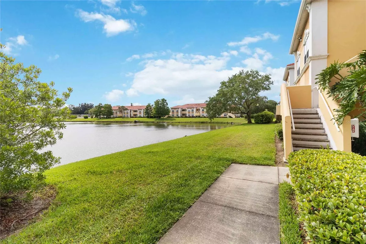 Sarasota, FL 34237,1030 VILLAGIO CIR #207