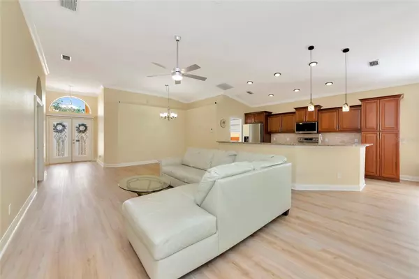 Lakewood Ranch, FL 34202,8408 WHISPERING WOODS CT