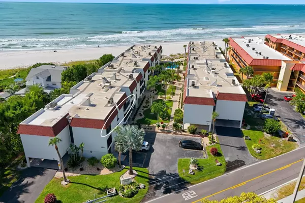 5806 GULF DR #202, Holmes Beach, FL 34217