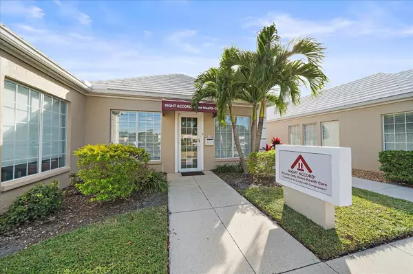 3900 CLARK RD #5, Sarasota, FL 34233