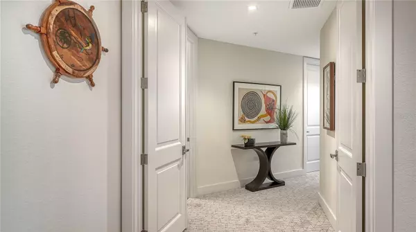 Longboat Key, FL 34228,2333 GULF OF MEXICO DR #1A2