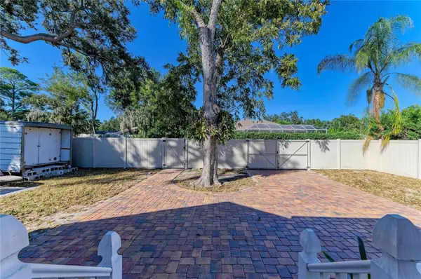 Sarasota, FL 34232,530 HOWELL PL