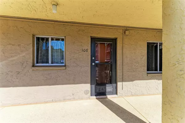 3531 LAKE BAYSHORE DR #J106, Bradenton, FL 34205