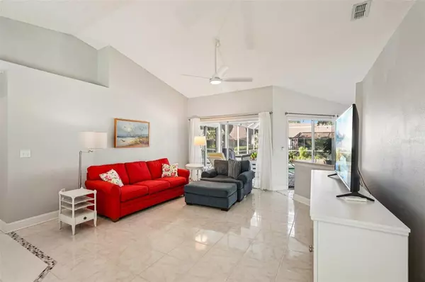 Bradenton, FL 34203,3821 GARDEN LAKES ESTATES DR